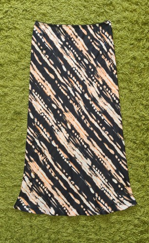 Neuwertiger rock batik - neuwertiger,